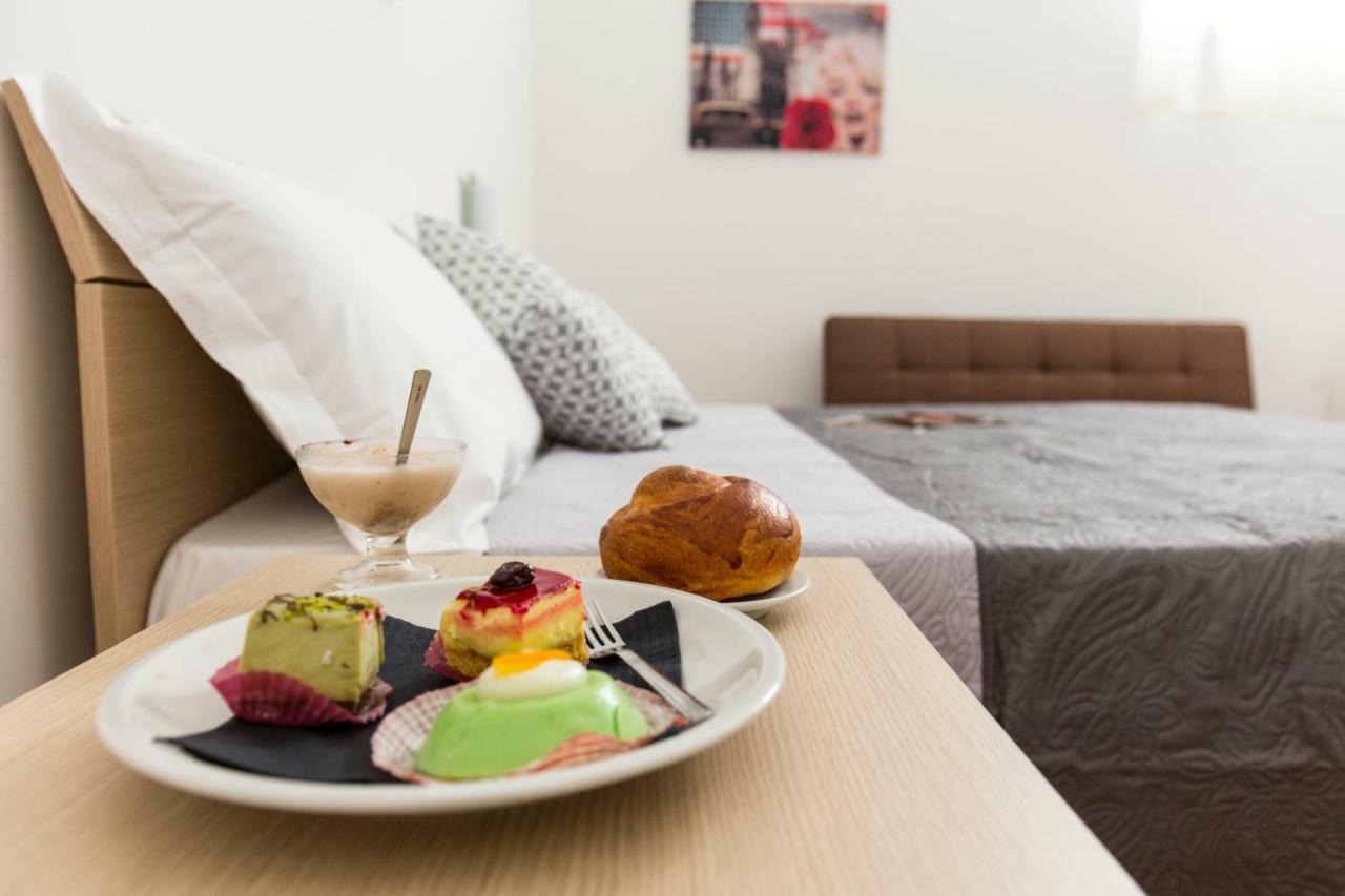 La Casa Del Barocco Hotel Ното Екстериор снимка